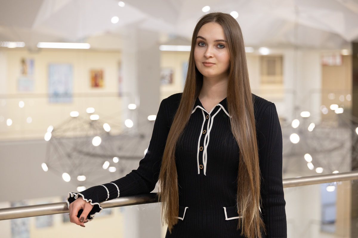 Изображение: Студентка ВШ ЮиСТЭ - героиня рубрики "Персона"
